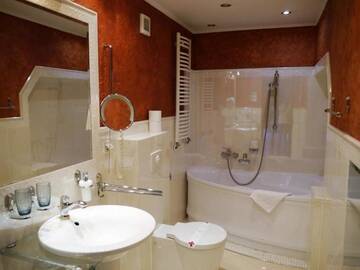 Фото номера Семейные апартаменты Отели типа «постель и завтрак» Adriano Spa г. Устронь 2